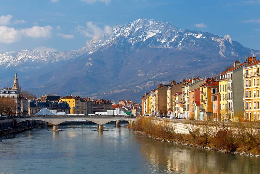 Grenoble. The city embankment.