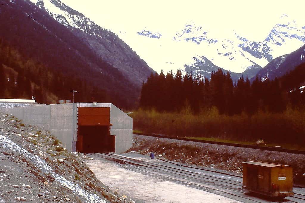 Mount-Macdonald-Tunnel