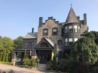 A Discover This Must-See Fairytale Castle Found in Maine