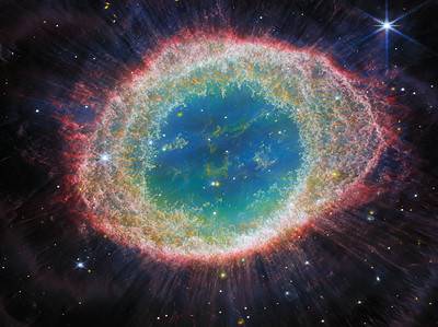 A See What a Dying Star Really Looks Like In Incredible Detail
