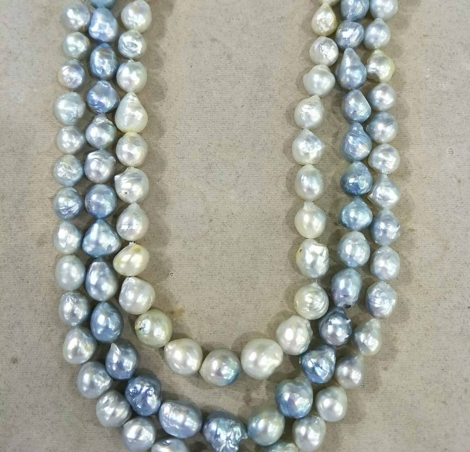 South Sea Pearl colorful, Natural White and silver-blue pearl
