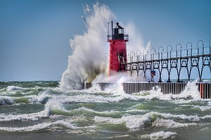 The Largest Wave Ever Recorded on Lake Michigan Was Taller Than a House Picture