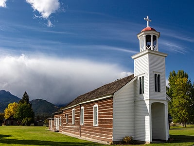 A 7 Most Beautiful and Awe-Inspiring Churches and Cathedrals in Montana