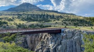 Discover the Longest Bridge in Wyoming – A 365.2-Foot Behemoth Picture