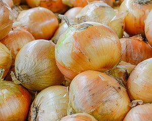 6 Clear Signals Your Onions Are Ready to Be Harvested (Plus Tips on Storing Them)  Picture