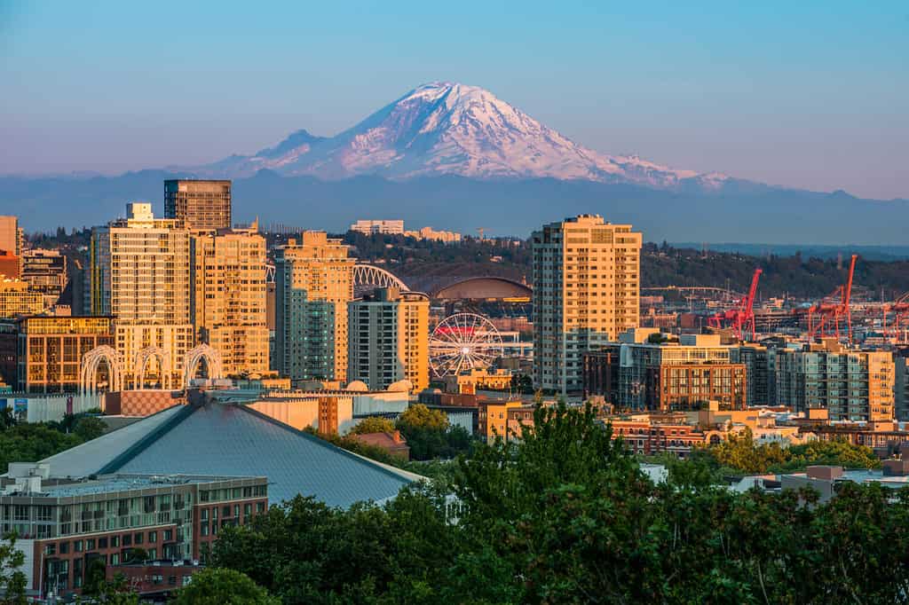Beautiful Seattle in the Evening with Mt.Rainer