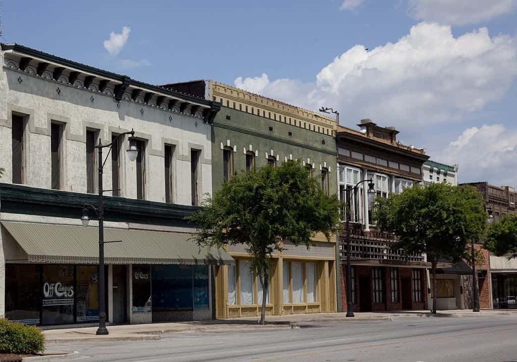 435-425 Broad Street in Gadsden, Alabama, part of the Gadsden Downtown Historic District.