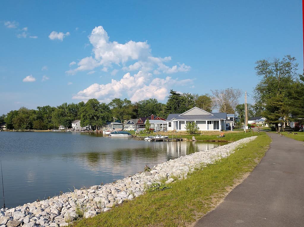 view of Buckeye lakeside houses in Ohio