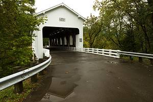 These 13 Majestic Covered Bridges in Oregon Are Stunningly Picturesque Picture