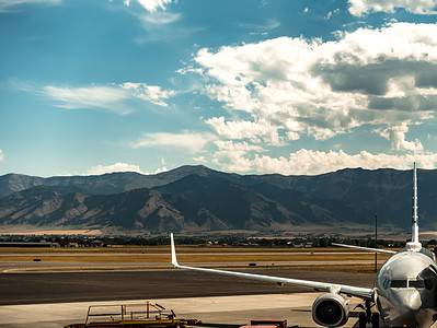 A The Most Scenic Airport in Montana Is a Stunning Landscape