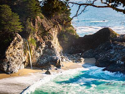 A Discover McWay Falls – The Iconic Big Sur Waterfall Everyone Needs to See At Least Once