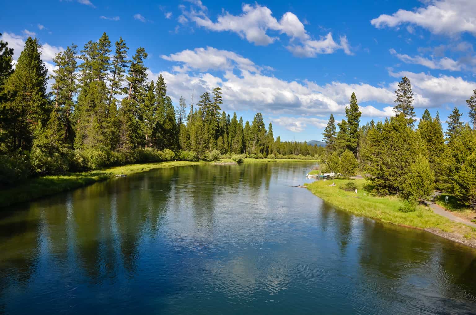 How Deep Is the Deschutes River? - A-Z Animals