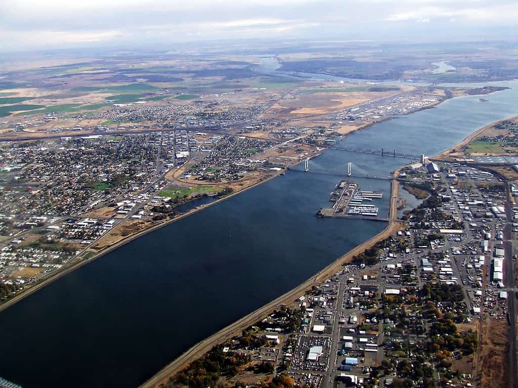 Columbia River through the Tri-Cities