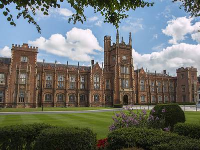 A Discover the Top 10 Most Beautiful University Campuses in the World