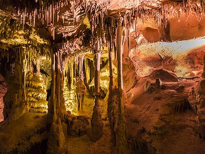 A 12 Incredible Caves in Nevada (From Popular Spots to Hidden Treasures)