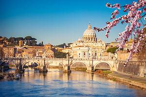 How Deep Is the Tiber River Running Through Rome? Picture