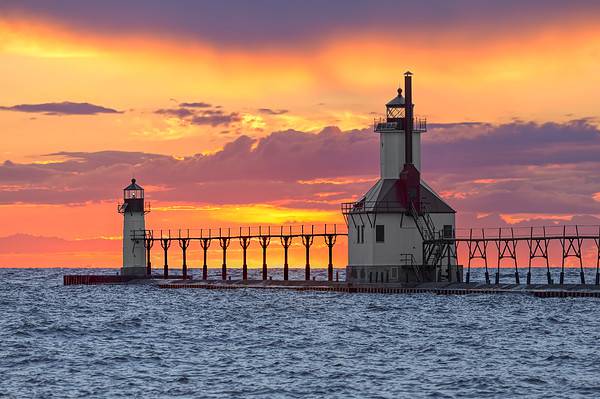 How Many Gallons of Water Are in Lake Michigan - AZ Animals