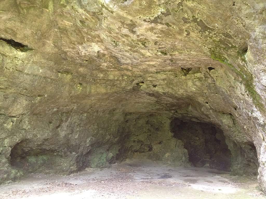 1. Horsethief Cave