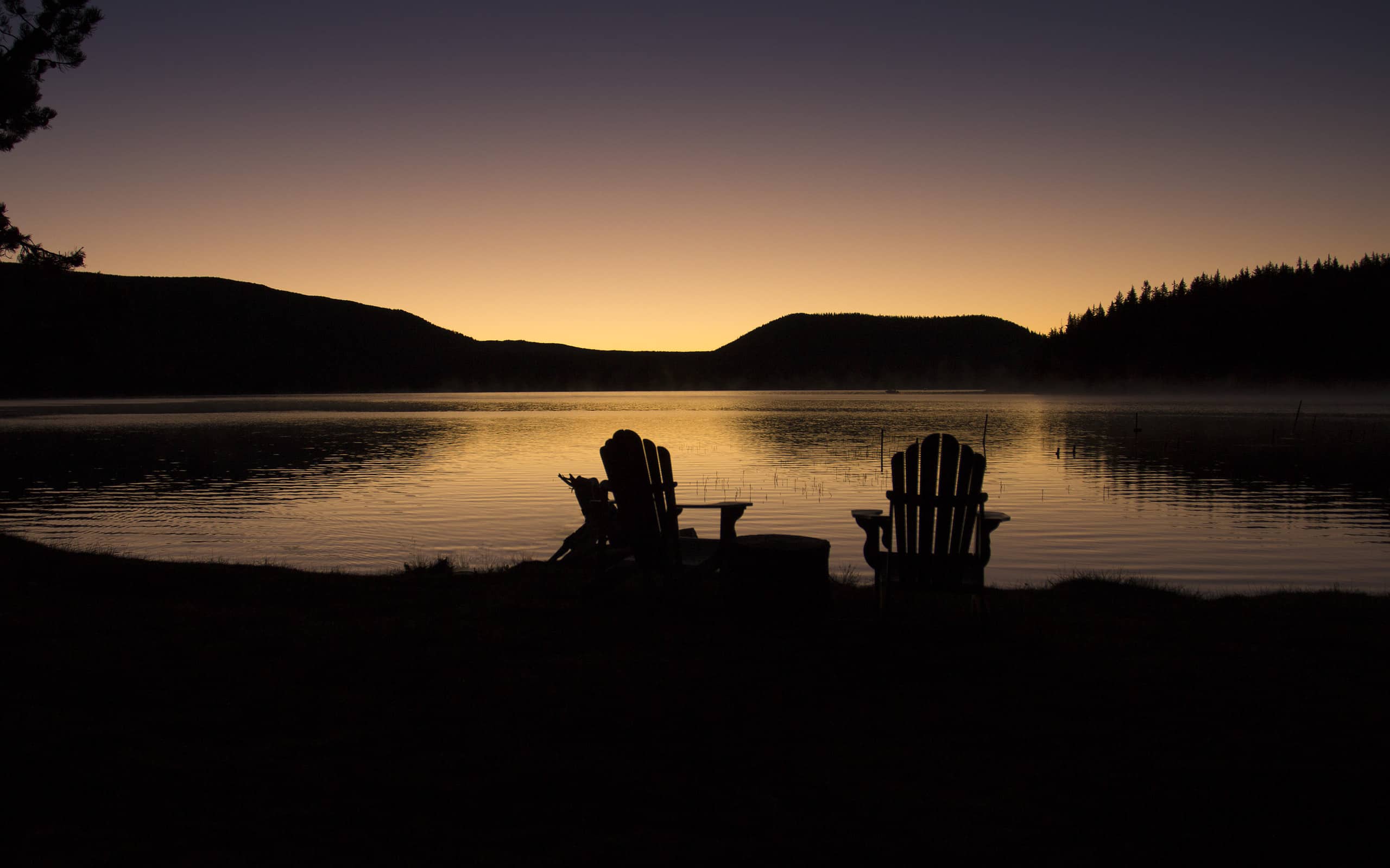 Paulina_Lake_at_Sunset,_Oregon