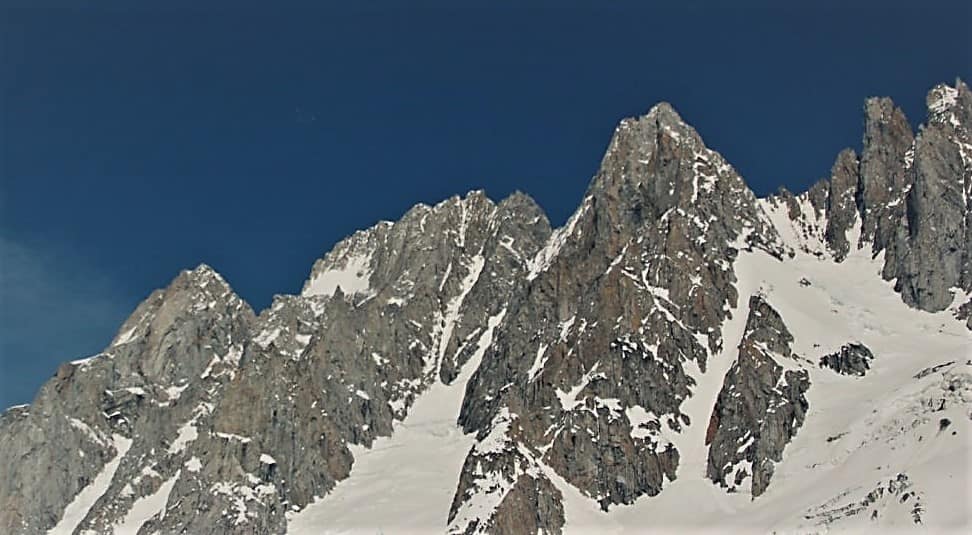 Left to rightː Combatant Mountain, Mount Tiedemann, Asperity Mountain, Serra Peaks. Camera pointed northwest.