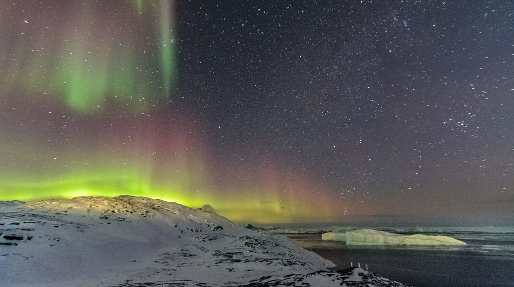 Some eyewitnesses say earthquake lights look like the Aurora Borealis shown in this picture.