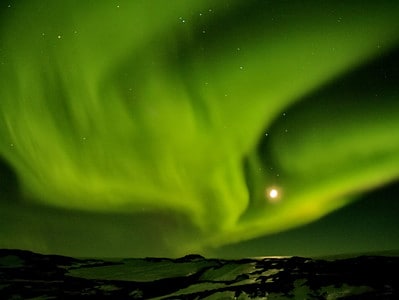 A Discover 18 Amazing Places You Can See the Southern Lights (Aurora Australis)