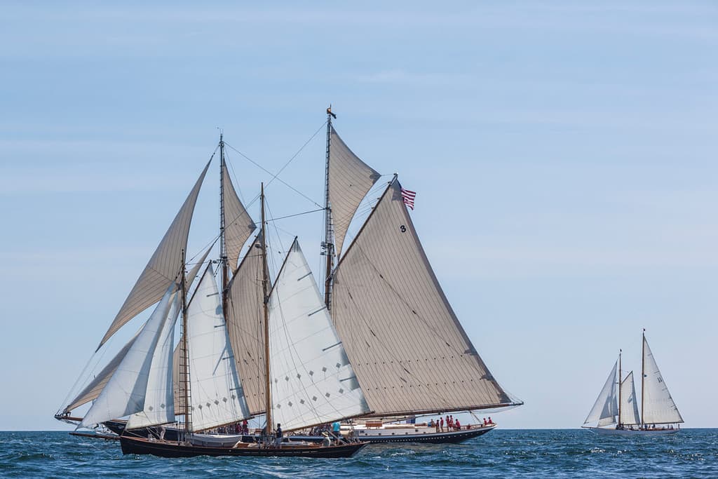 The 7 Biggest Shipwrecks in Lake Ontario History