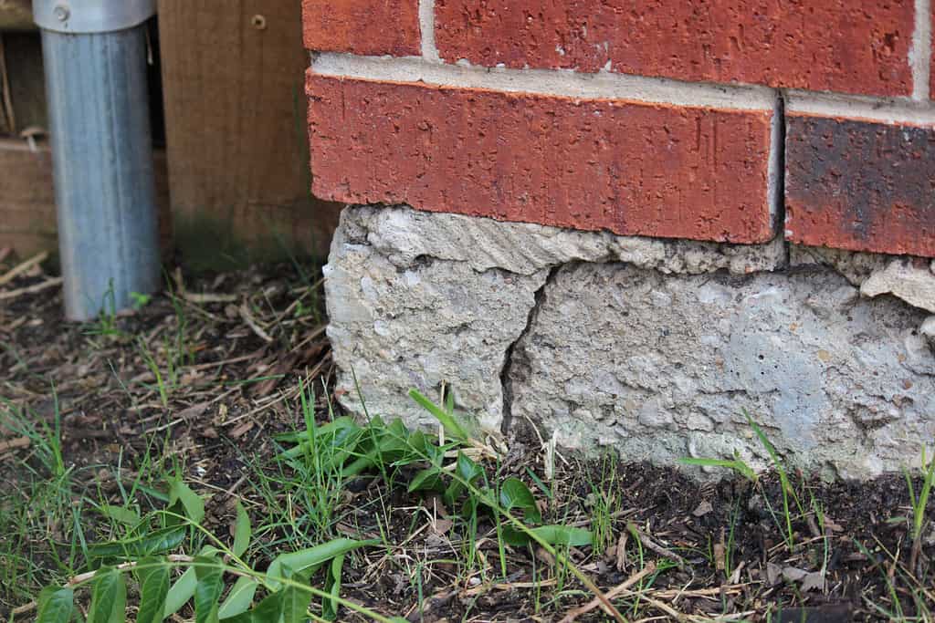 Crack Near Corner of Foundation, foundation issues on a residential property, corner crack of a foundation