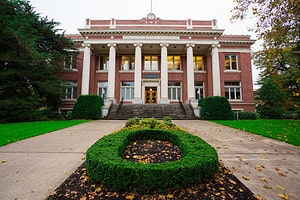 The 8 Largest College Campuses in Oregon Picture