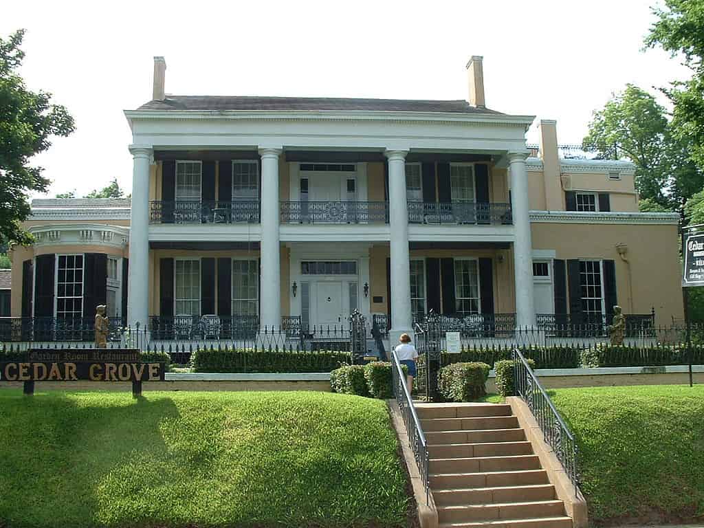 Front view of Cedar Grove Mansion