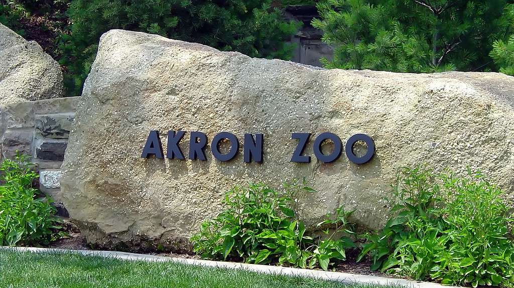 Akron Zoo sign