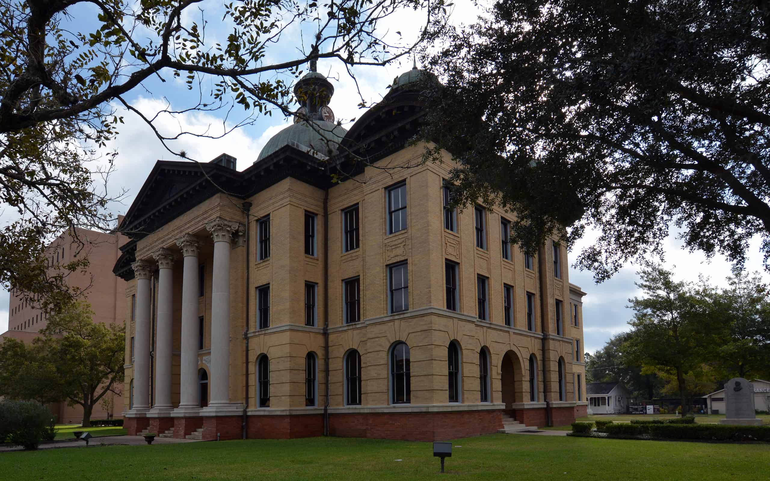 Fort Bend County Courthouse   1/3