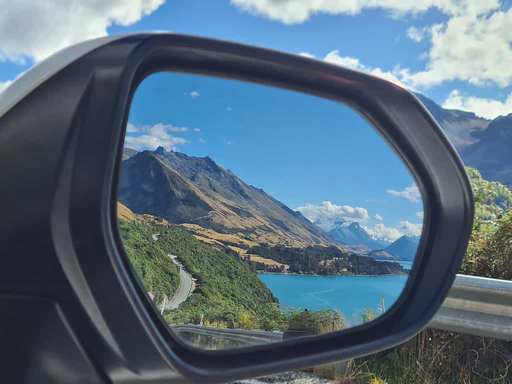 Waikapu lake in the car mirror