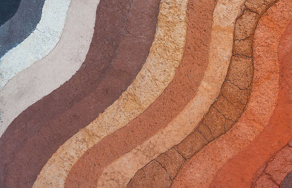 Form of soil layers,its colour and textures