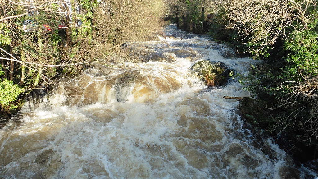 Flooding occurred in 2015 through North England and Wales, affecting the Erme river.