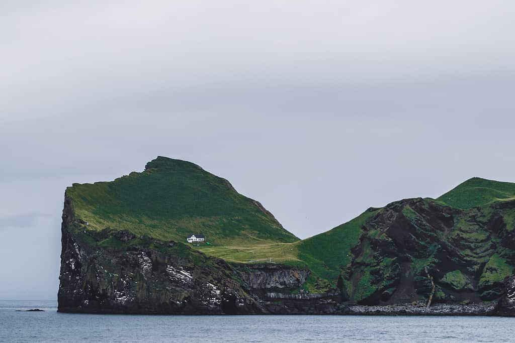 Discover The Lodge On The Elliðaey - The Loneliest House In The World ...