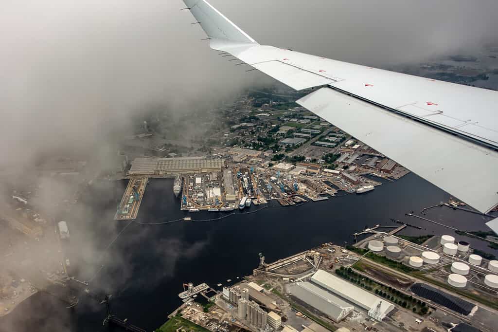 landing on a cloudy day at norfolk virginia airport