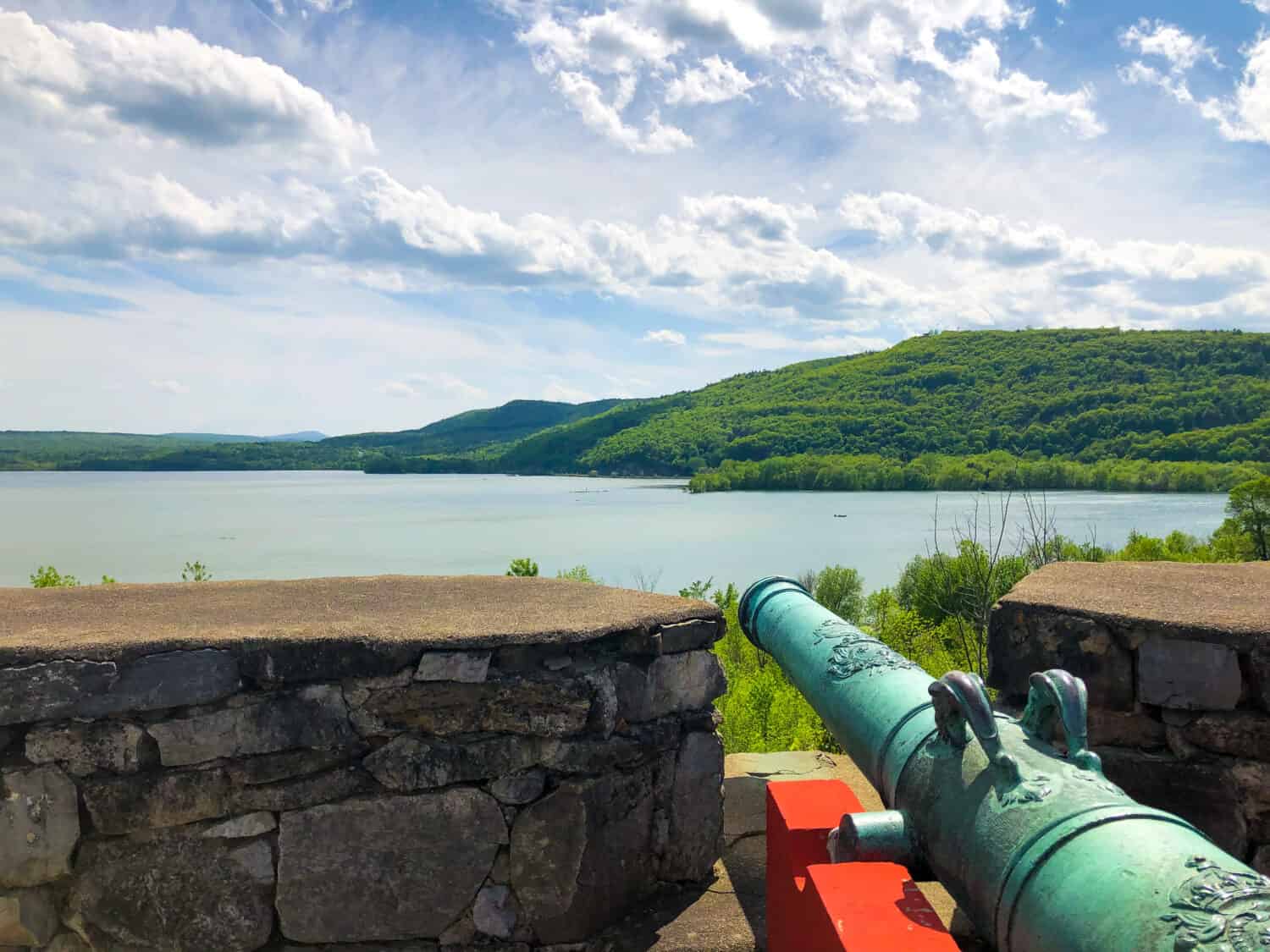 Cannon at Fort Ticonderoga pointing out at Lake Champlain