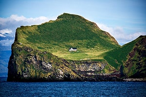 Discover The Lodge on the Elliðaey – The Loneliest House in the World Picture