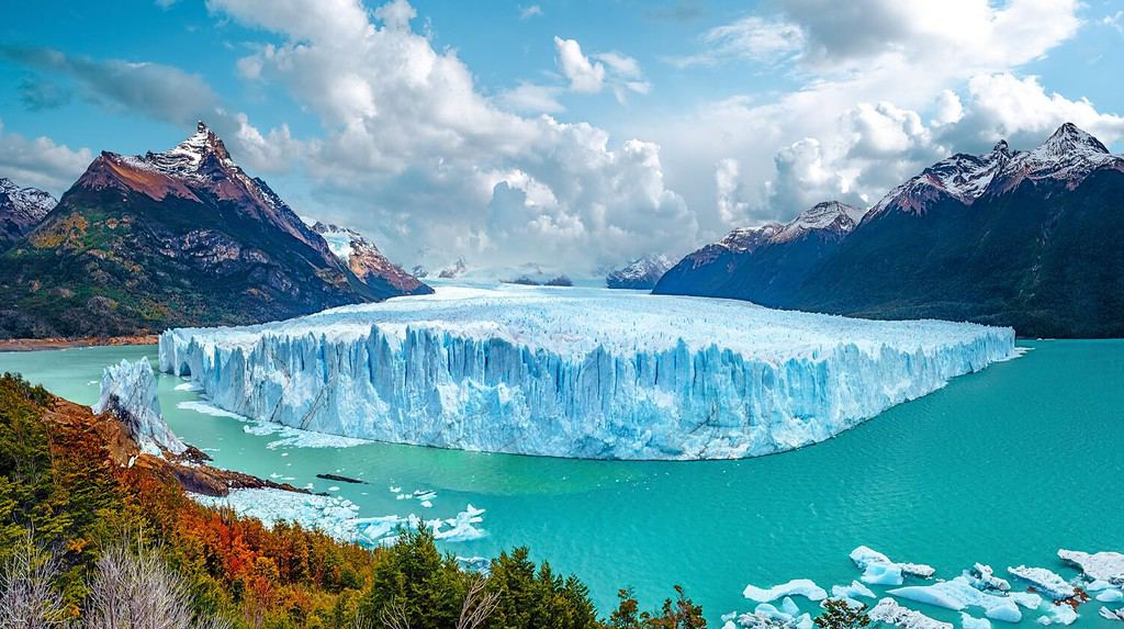 Perito Moreno Glacier, located in Los Glaciares National Park. Patagonia. Argentina