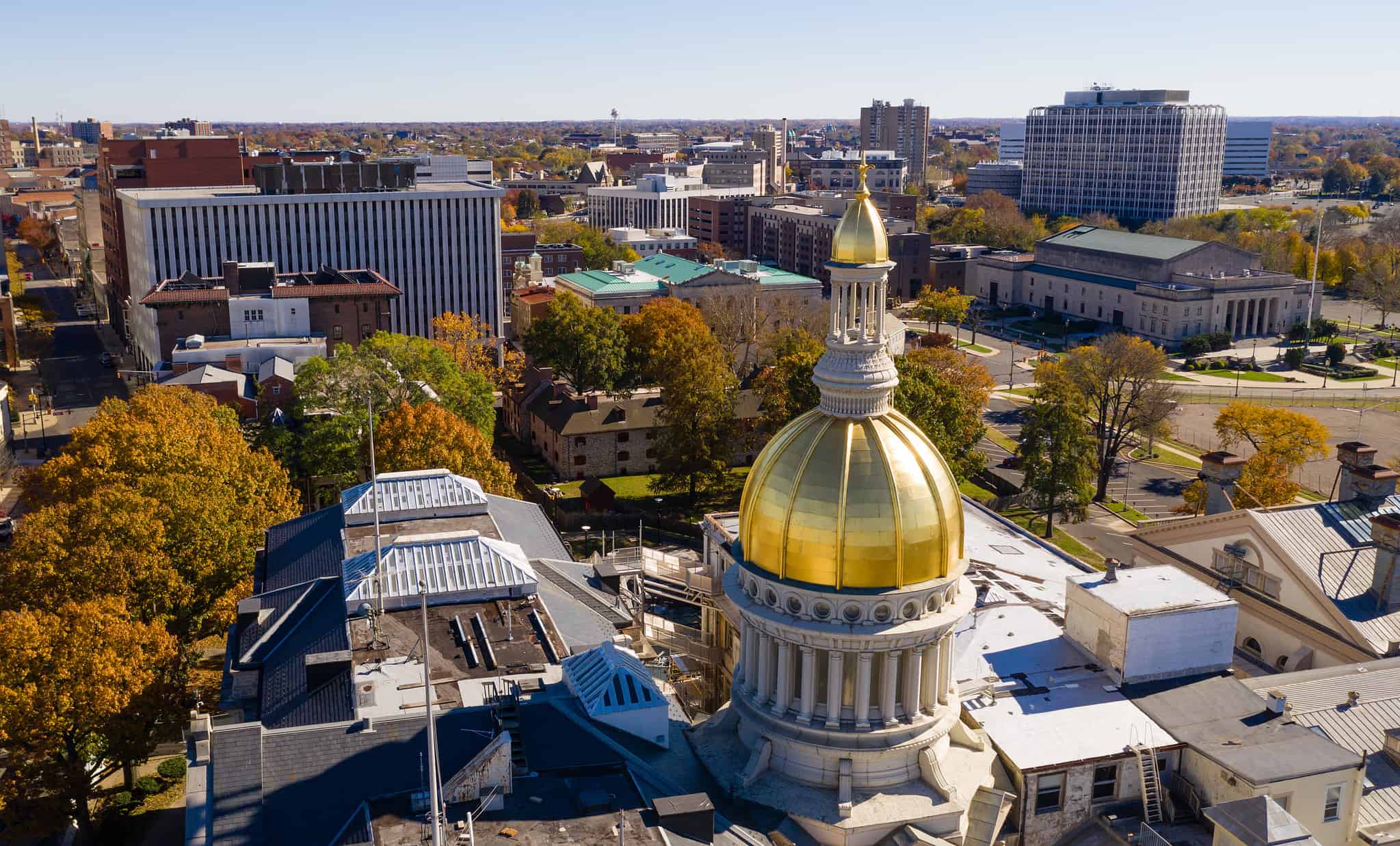 Capital of new jersey. Трентон город в США. Город Трентон Нью джерси. Столица Нью джерси Трентон фото. Капитолий штата Нью-джерси.