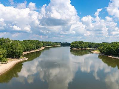 A How Long Is the Illinois River From Start to End?