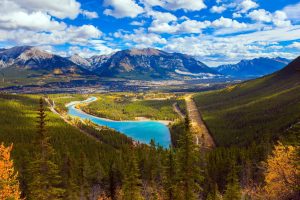Discover 7 of Alberta’s Most Beautiful and Iconic Hiking Trails Picture