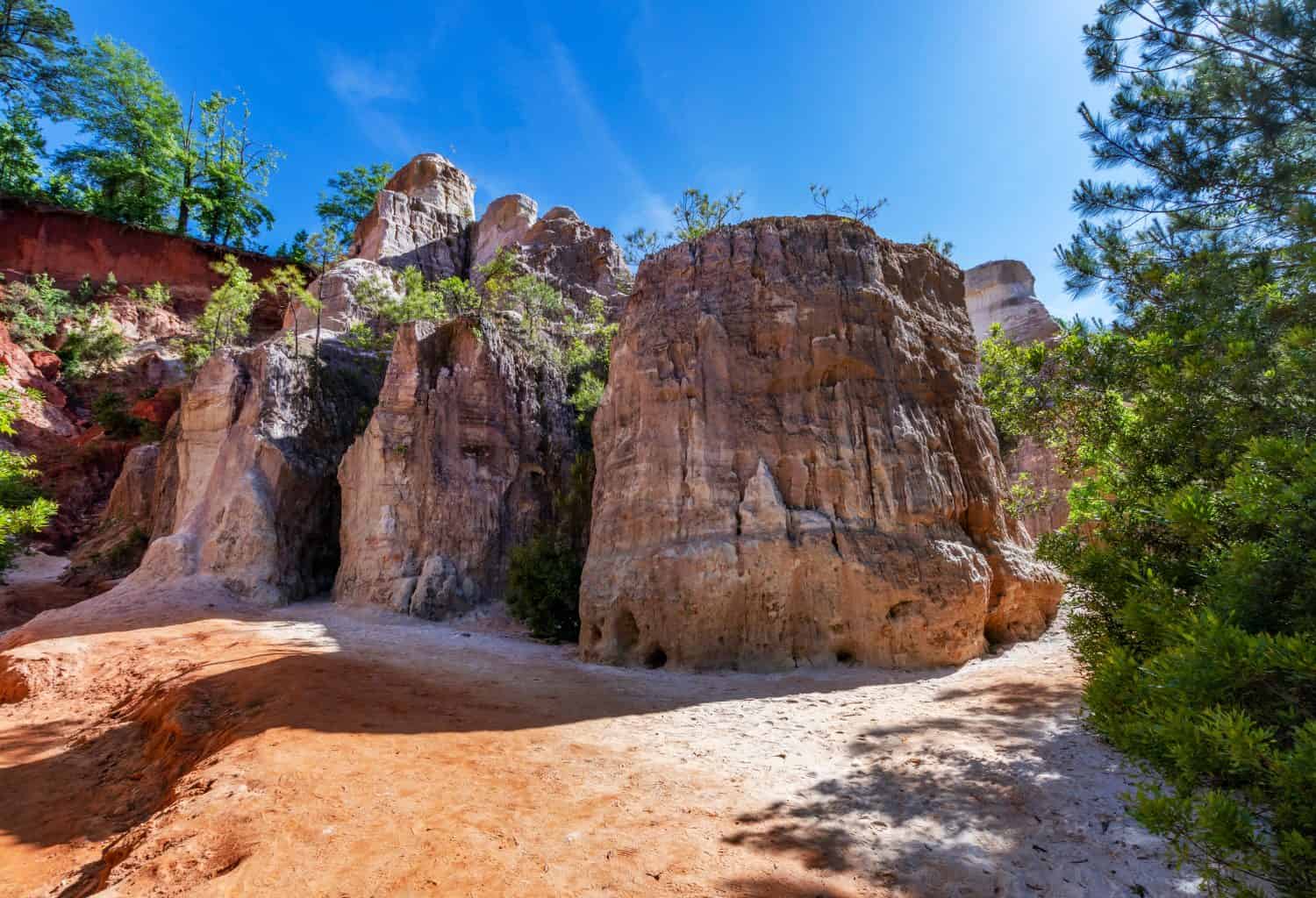 Rock formations in the gullies of Providence Canyon 