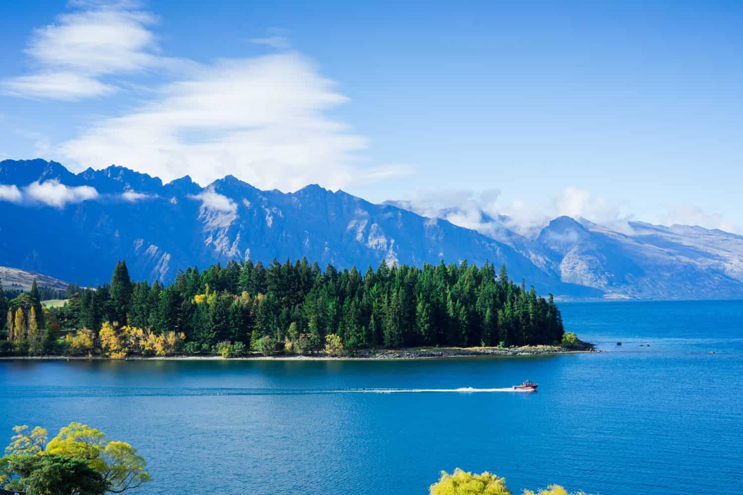 Lake Wakatipu ,New Zealand in the brightly morning with the blue sky. 