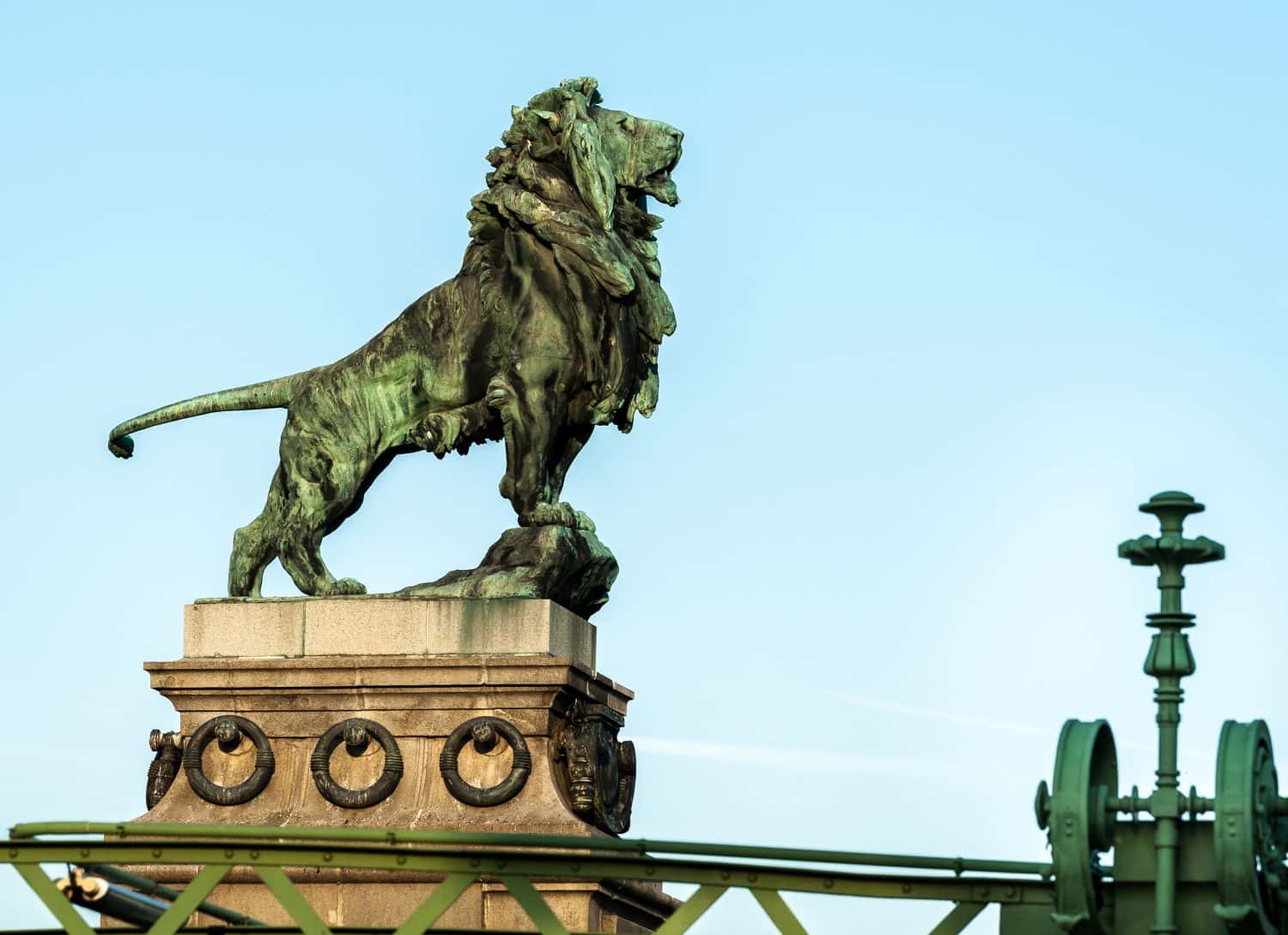 Bronze lion of the Schemerlbrücke ("Schemerl bridge") in Vienna (Austria)