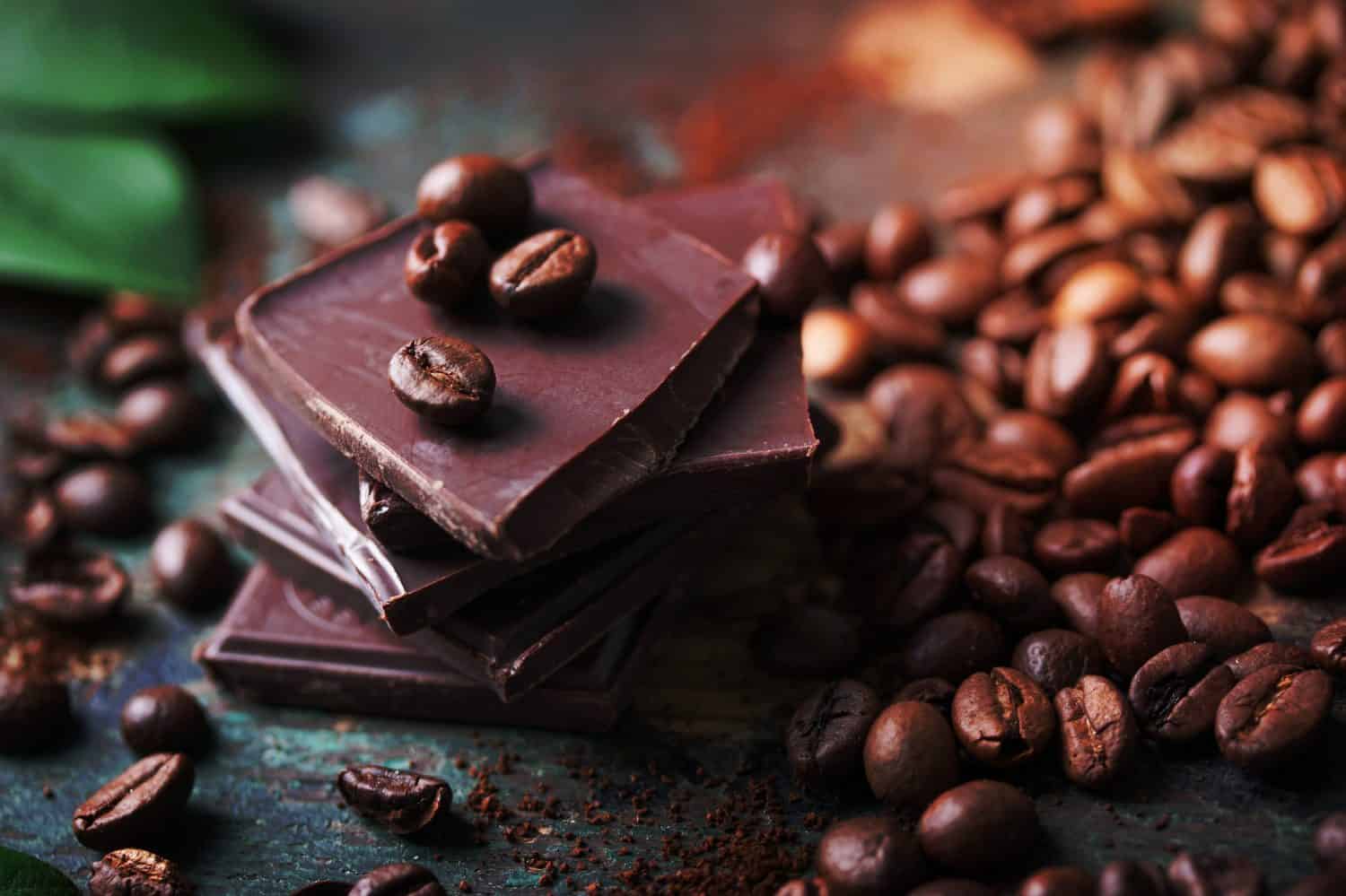 Какао шоколад. Кофейные зерна. Кофе в зернах. Шоколадные кофейные зерна. Coffee i chocolate