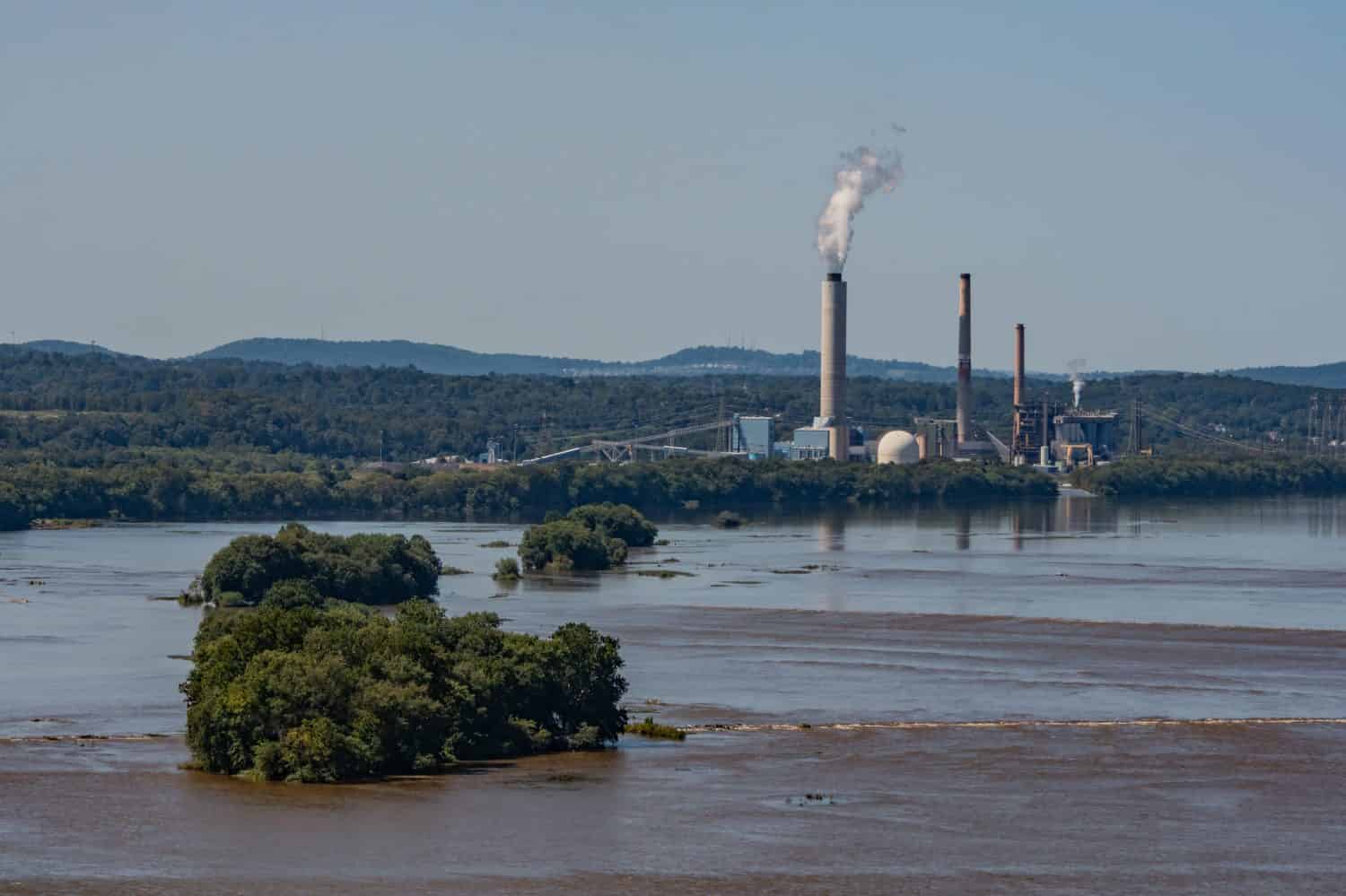 Brunner Island Steam Electric Plant on the Susquehanna River, Pennsylvania USA