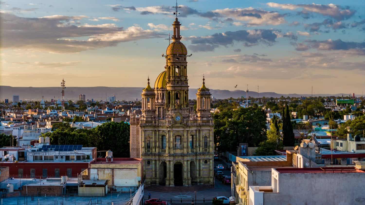 The temple of San Antonio is a monument and religious masterpiece, located in the historic center of the City of Aguascalientes at sunset