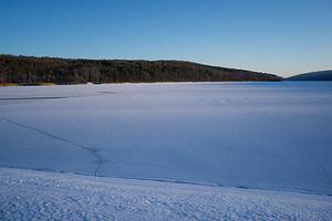 8 Lakes In New York That Completely Freeze Over in the Winter Picture